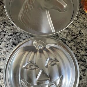 Wilton Silver Cake Pan with Embossed Logo